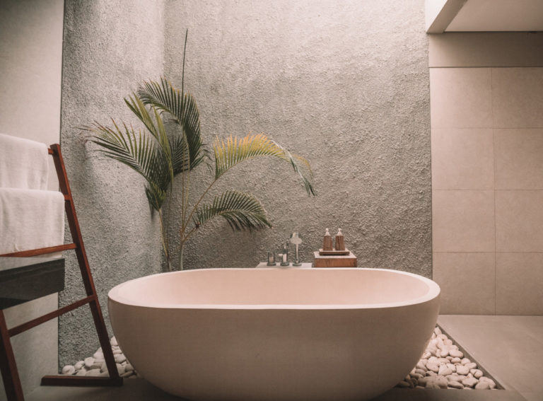 Ristrutturare la zona bagno senza demolizioni: un restyling veloce e dai costi contenuti