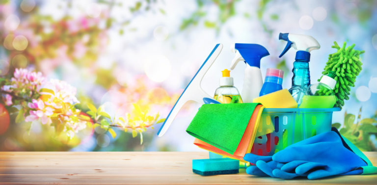 organizzare le pulizie di primavera in casa