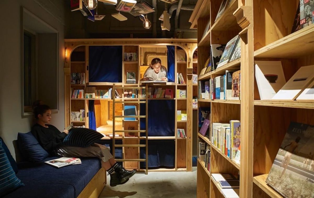 Anja Olsen, Facebook Book and Bed