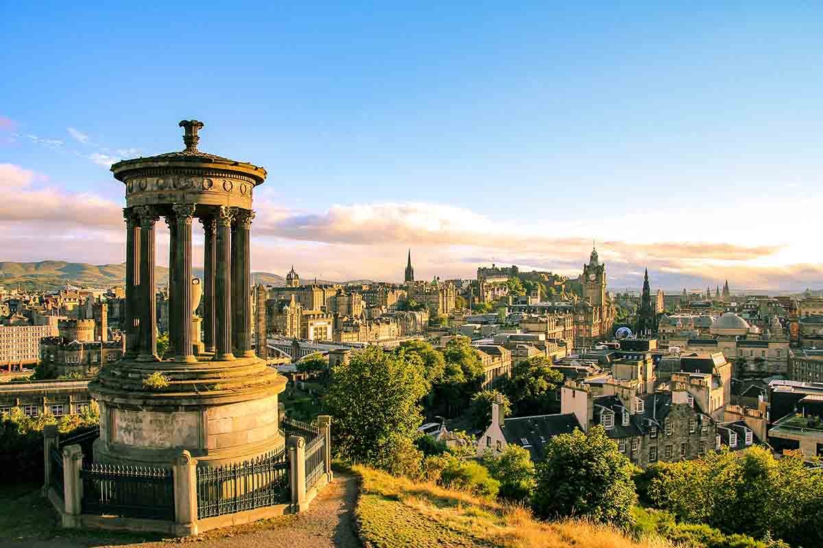 La città di Edimburgo - Shutterstock - evenfh