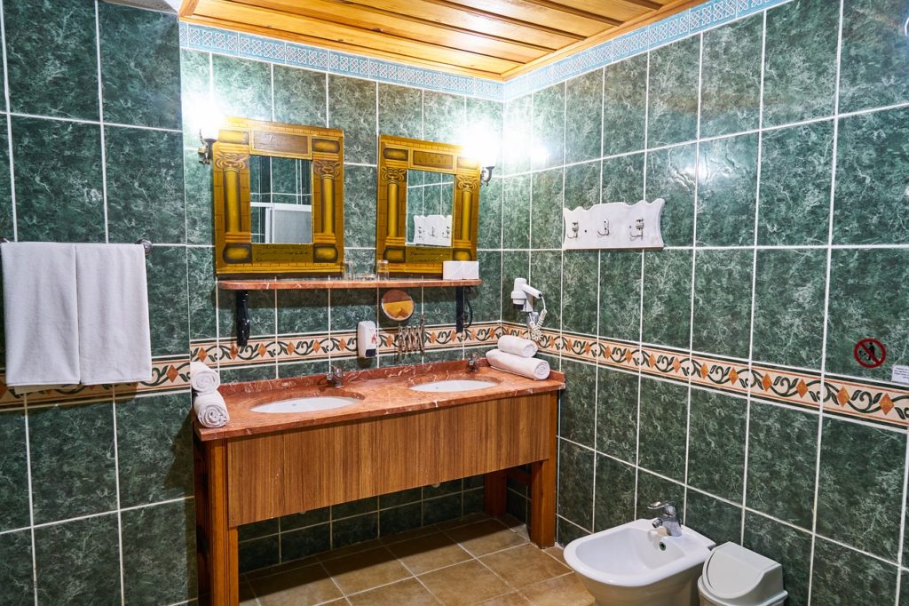 Foto di Bagno, Toilette, Piastrelle, Ceramica, Pietra, MarmoBagno Toilette Piastrelle Ceramica Pietra Marmo Public Domain Immagini commerciali