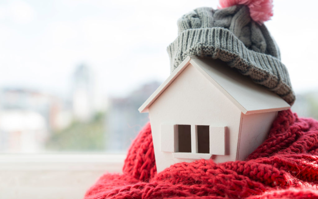 Difendersi dal freddo in casa risparmiando energia e denaro