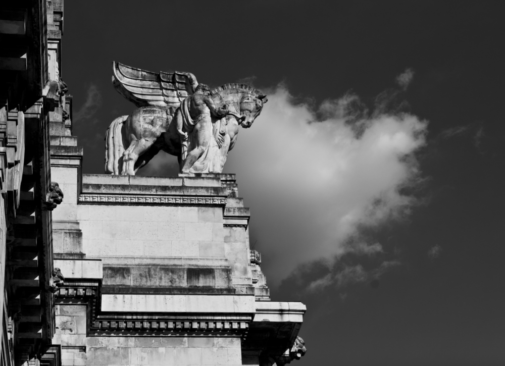 Il fascino della Stazione Centrale di Milano