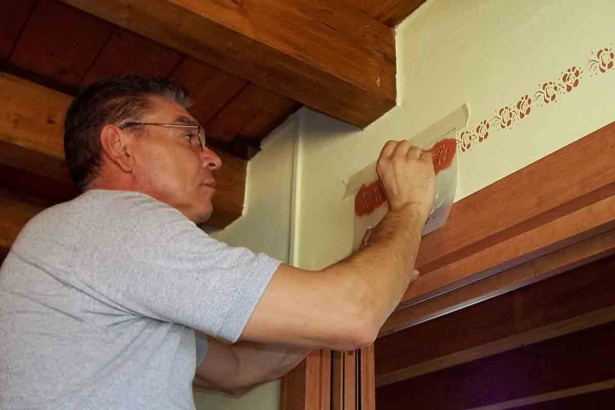 decorare con lo stencil