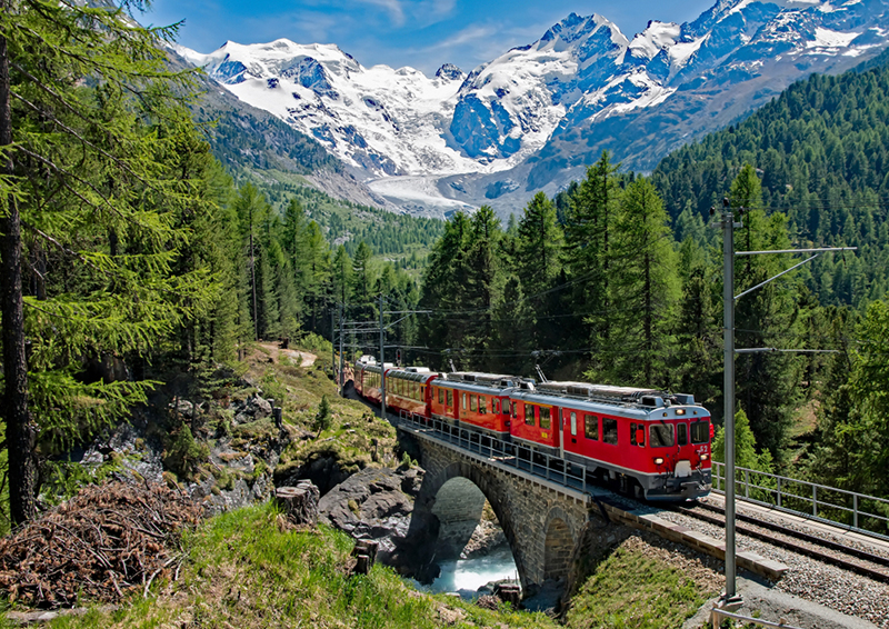 Bernina Express - Switzerland - Foto Franco Bix - Shutterstock