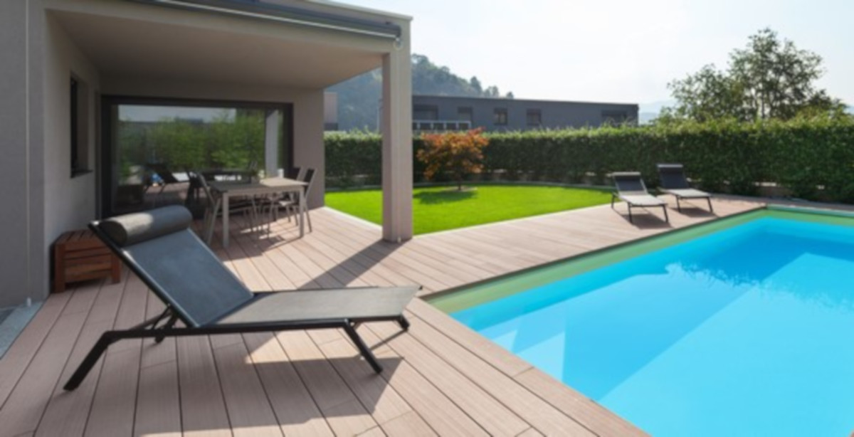 Come progettare al meglio uno spazio per la piscina