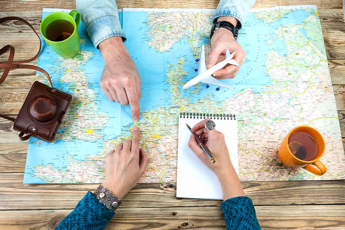 Viaggiare da soli o con agenzia: pro e contro