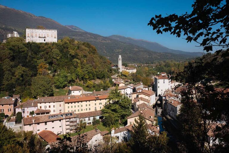 Il borgo di Polcenigo: acque fresche e ritmi lenti