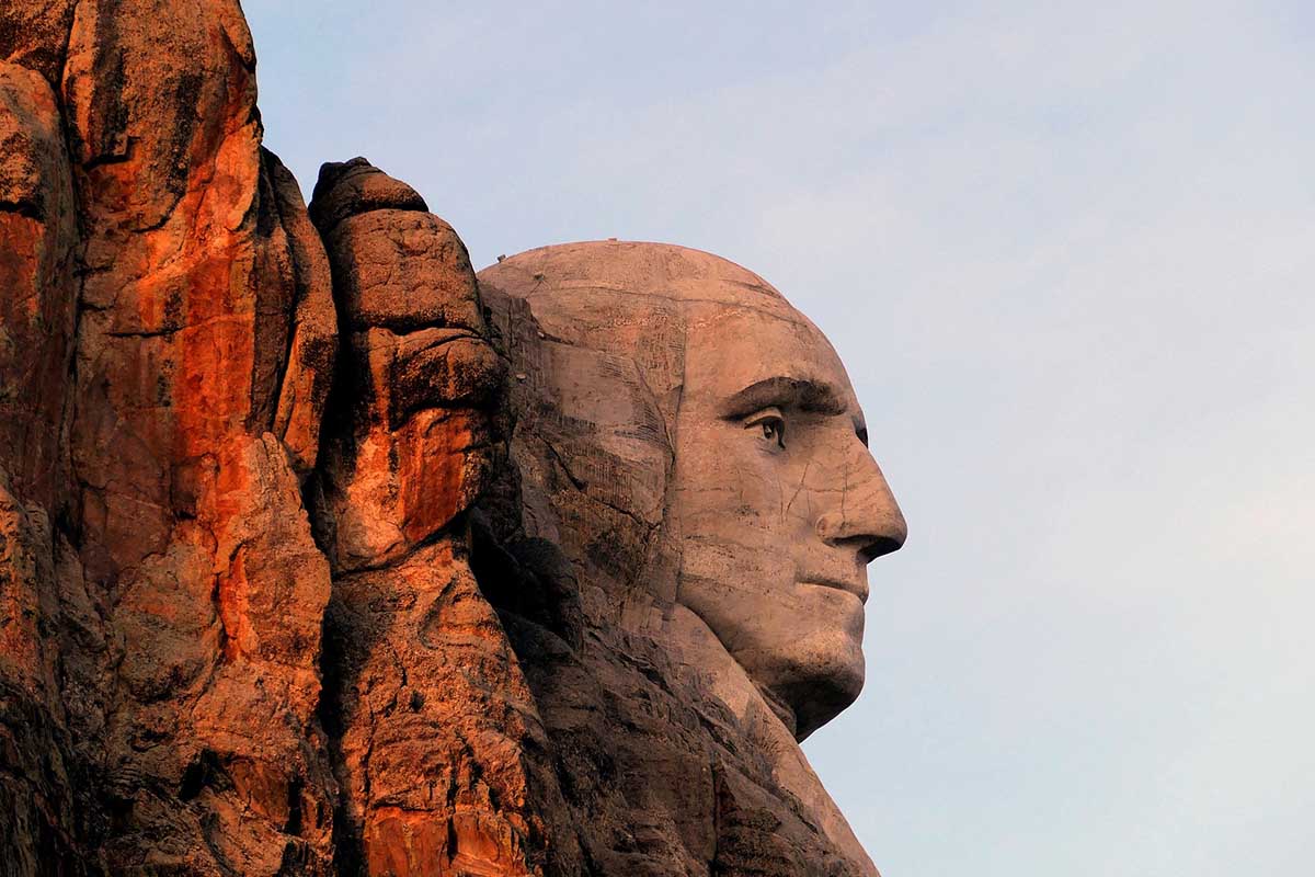 Chi sono le persone scolpite nella roccia del monte Rushmore?