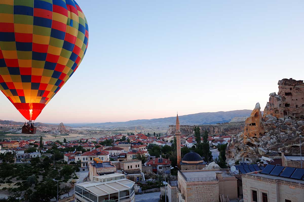 Visitare la Cappadocia in mongolfiera: un’esperienza da sogno