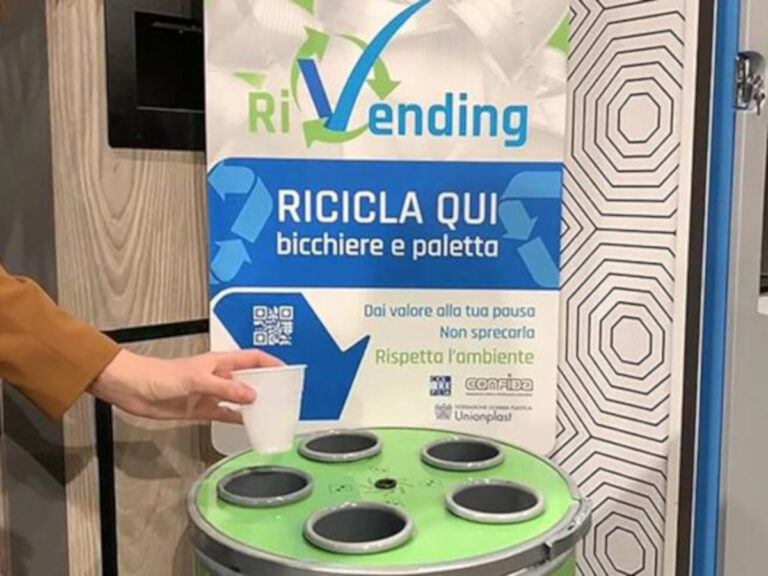 Prodotto il primo bicchiere CUP2CUP grazie al programma RiVending