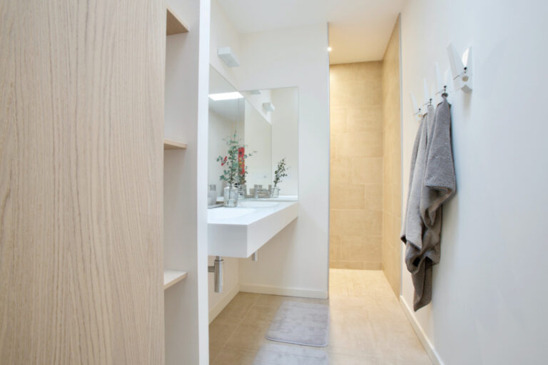 Come ristrutturare un bagno piccolo in pochi passi