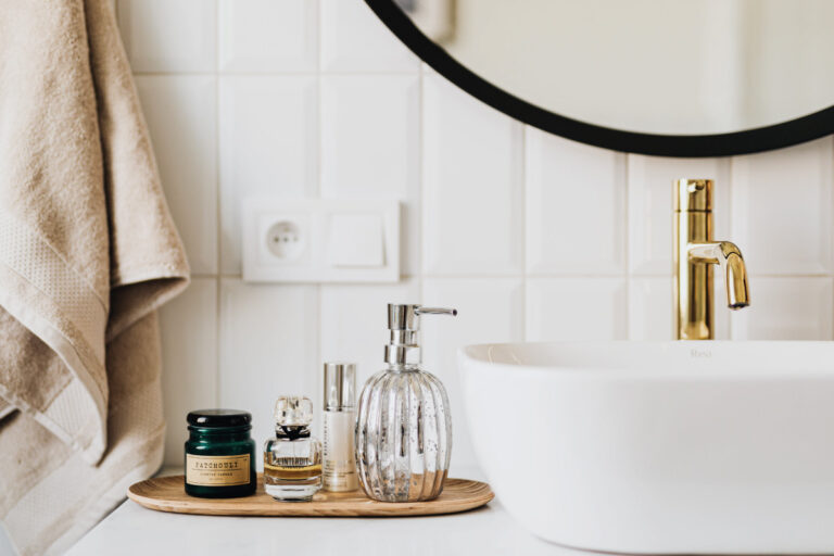 Scegliere le piastrelle adatte ad un bagno piccolo e moderno