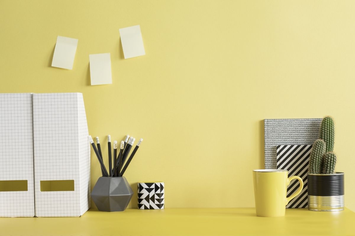 Come personalizzare una scrivania - idee sostenibili ed economiche - Canva