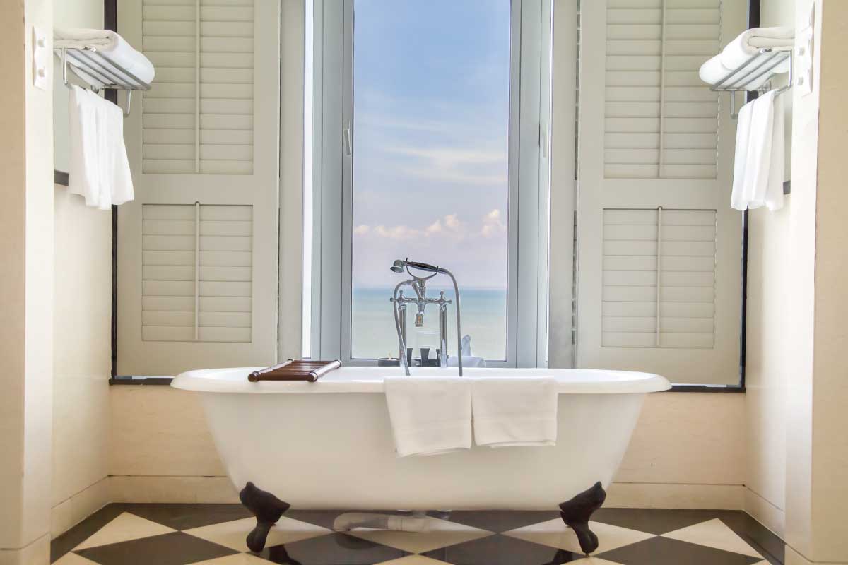 Come arredare il bagno nella casa al mare con tutti i comfort
