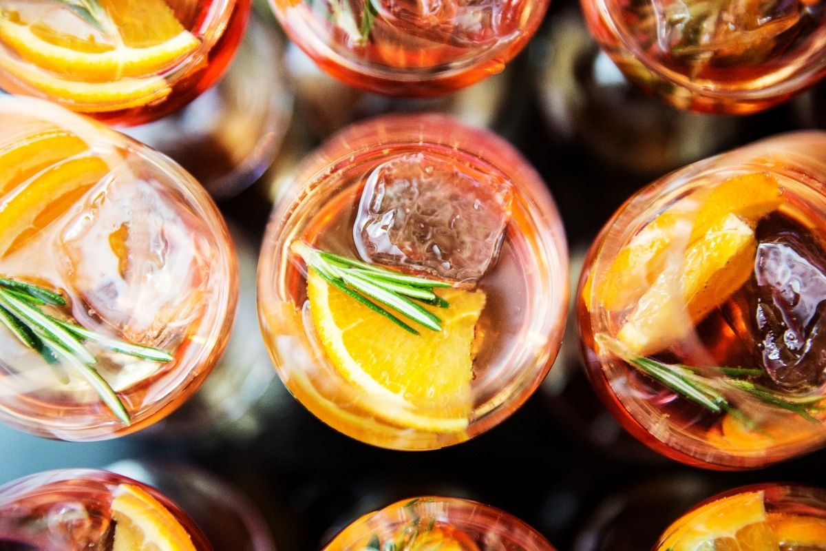 Consumo di alcol a casa: +250%, secondo i dati del lockdown
