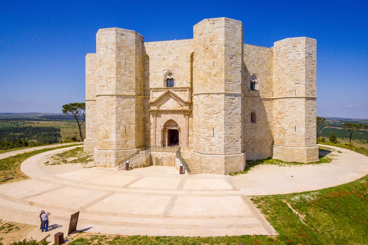 Unesco Italia alla scoperta di Castel del Monte Unesco Italia alla scoperta di Castel del Monte