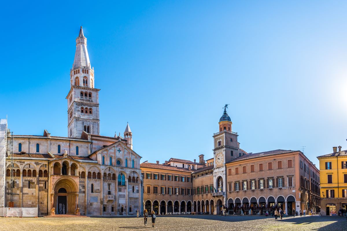 cattedrale torre piazza di modena