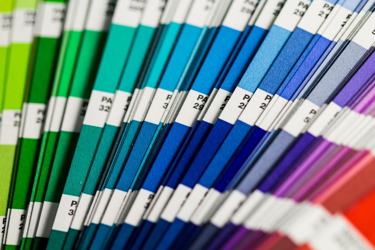 Colori Pantone primavera 2022 - tendenze