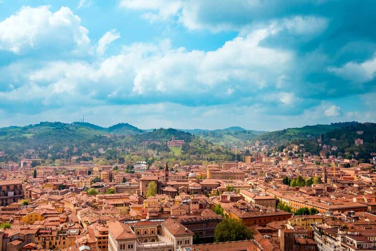 Le iniziative sostenibili nel mondo il Bosco Urbano a Bologna