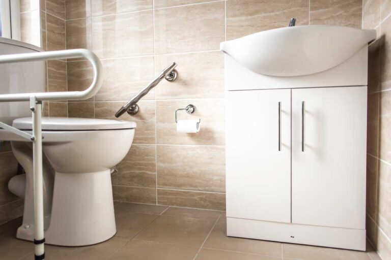 I requisiti di un bagno per disabili in casa