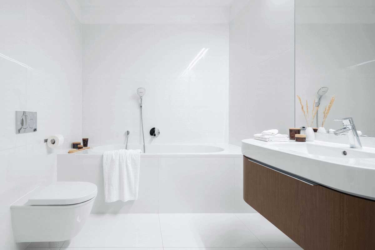 Arredare bagno senza finestra con una la giusta illuminazione
