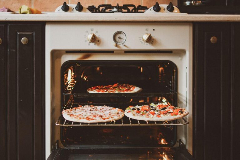 pulire il forno incrostato - come fare