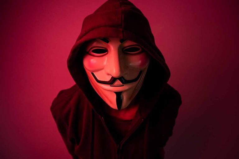 Anonymous la cyberguerra contro la Russia