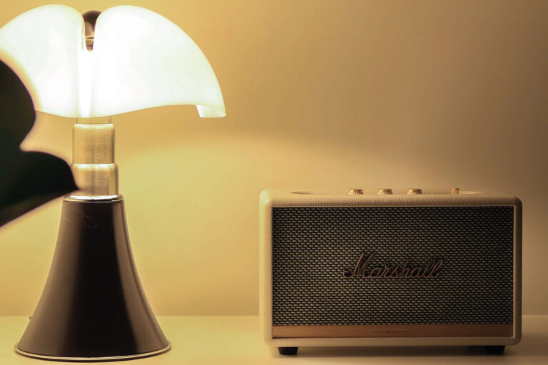 Design italiano- la lampada Pipistrello di Gae Aulenti