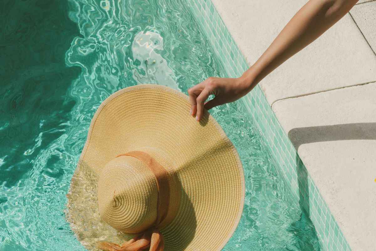 Normativa per la costruzione di una piscina interrata cosa dice la legge italiana