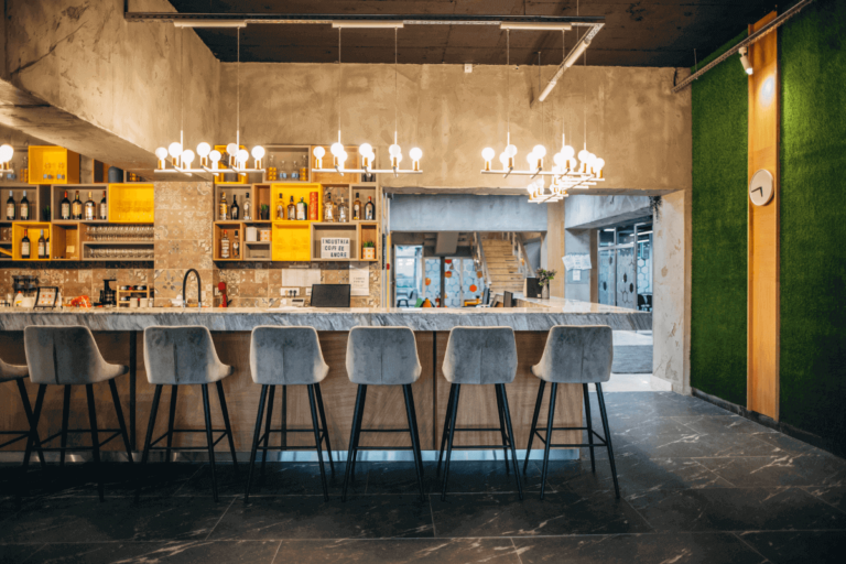 arredamento bar guida