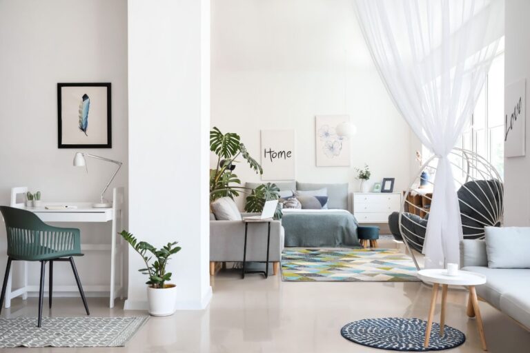 Arredamento leggero per l'estate: materiali e stili adatti alla stagione