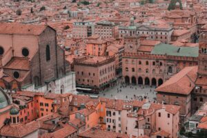 abitanti bologna