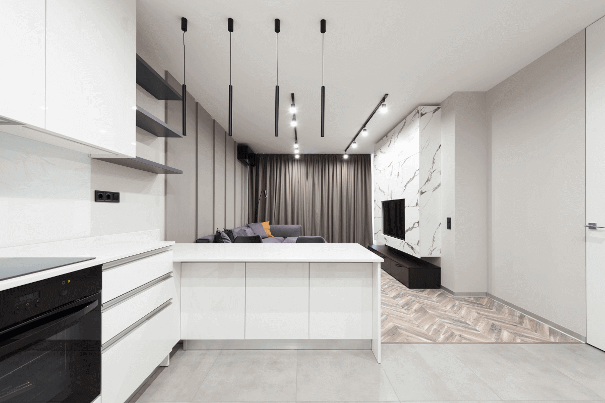 colori tappeto su laminato grigio