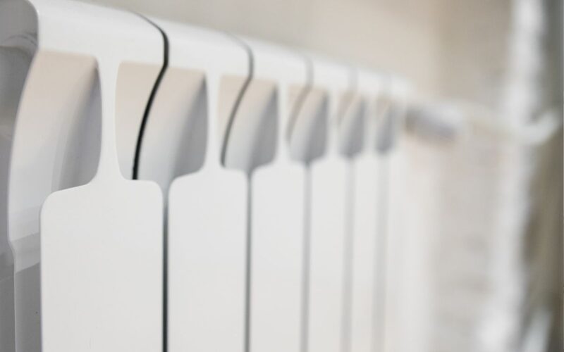 Termosifoni troppo caldi? Controlli e multe per chi non rispetta i limiti imposti