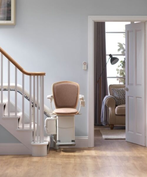 Come l’installazione di un montascale trasforma la casa in uno spazio accessibile e accogliente