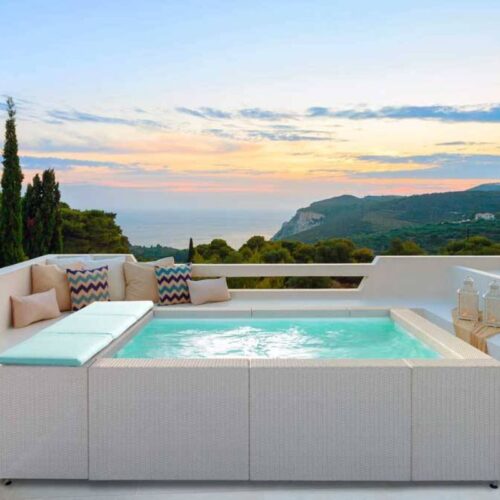 Piscine firmate AstralPool: qualità, innovazione e stile per ogni esigenza