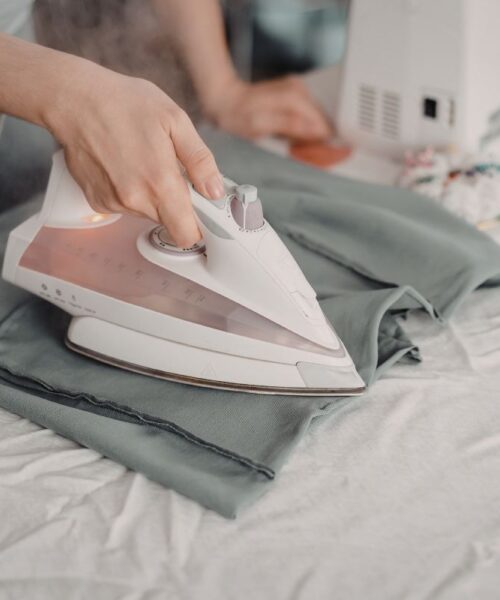 Ferro da stiro: come evitare che si rovini