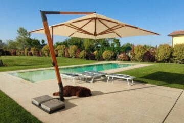 Ombrellone da giardino: come scegliere quello giusto per terrazzo, piscina e spazi outdoor